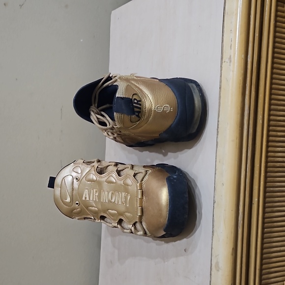 Sneakers - Picture 3 of 3